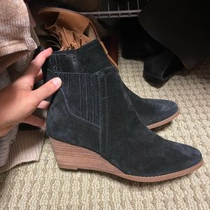 Franco sarto black wedge